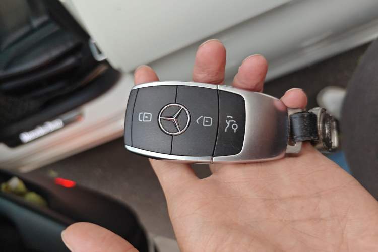 Used Mercedes-Benz C-Class 2019 Restyled C 260 L Sport Edition Vehicle Key