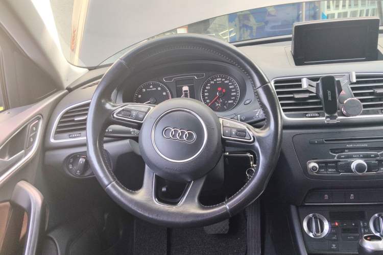Used Audi Q3 2015 30 TFSI Comfort Model
