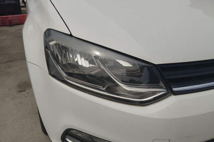 Used Volkswagen Polo 2014 1.6L Automatic Comfort Edition
