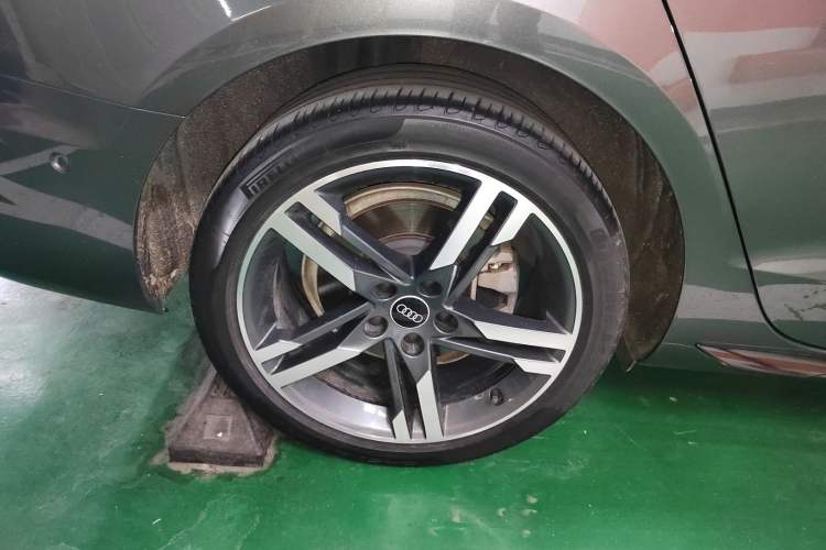 Used Audi A4L 2022 40 TFSI Luxury Dynamic Model
