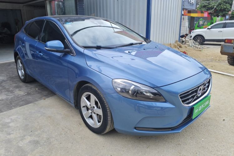 Used Volvo V40 2016 T3 Zhiyi Edition
