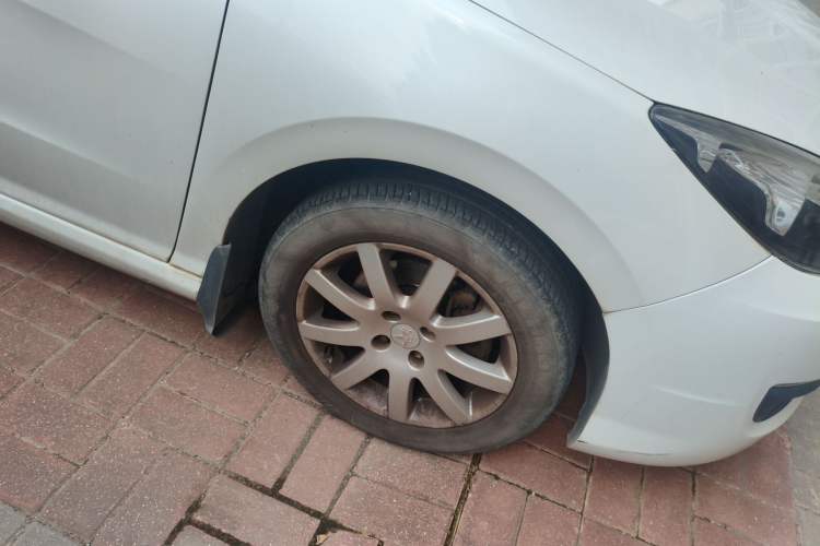 Used Peugeot 308 2014 Enjoy Edition Classic 1.6L Manual YouShang Model Right Front Wheel Hub