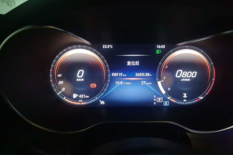 Used Mercedes-Benz GLC 2020 GLC 260 L 4MATIC Luxury Model Odometer Close Up