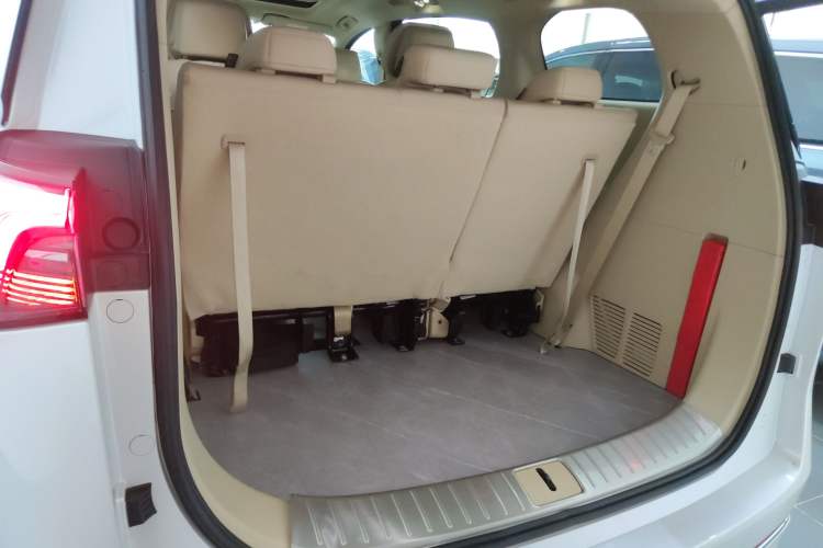 Used Buick GL8 New Energy 2025 Lu Shang Luxury Edition 7-Seater Trunk