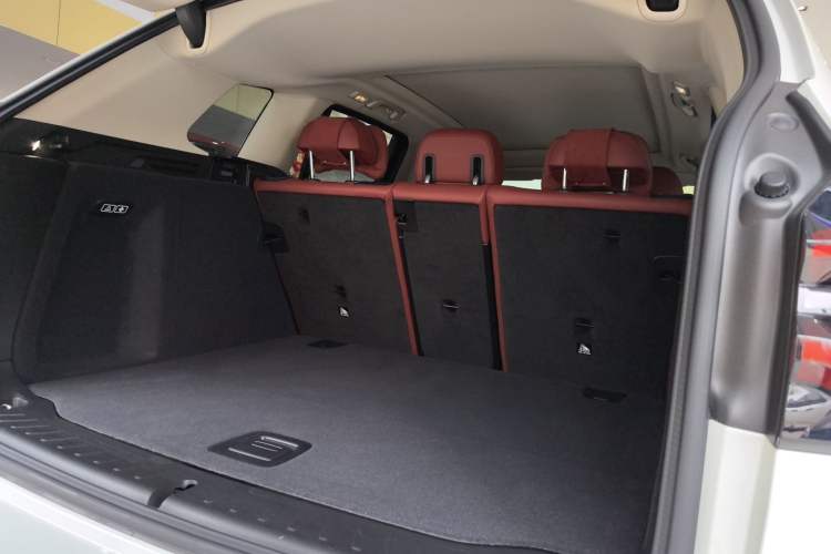 Used BMW X3 2022 xDrive25i M Sport Package Trunk