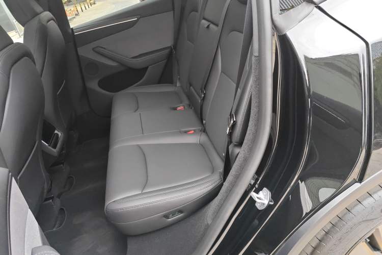 Used Tesla Model Y 2026 Rear-Drive Model
