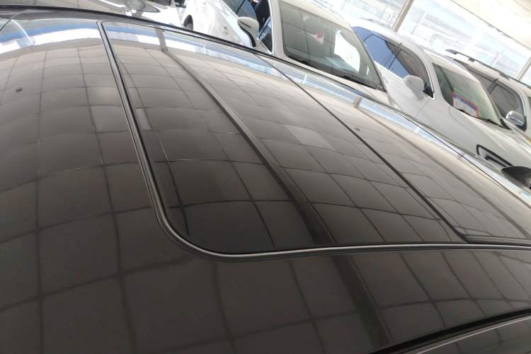 Used Buick LaCrosse 2016 30H Luxury Version Roof