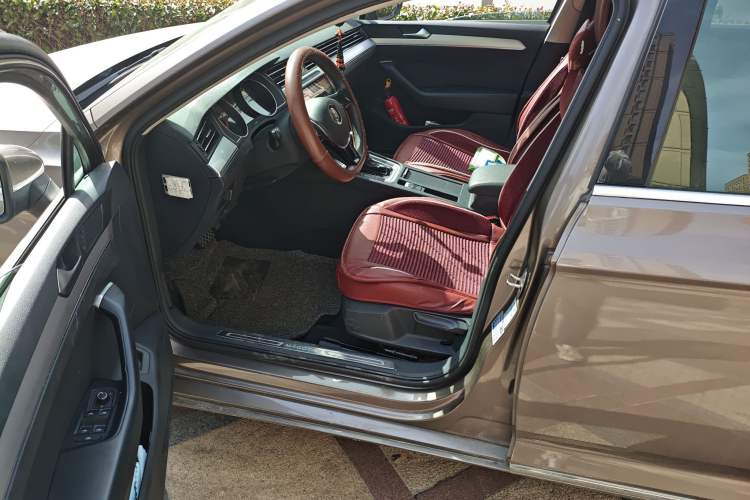 Used Volkswagen Magotan 2017 280TSI DSG Comfort Model Driver Seat