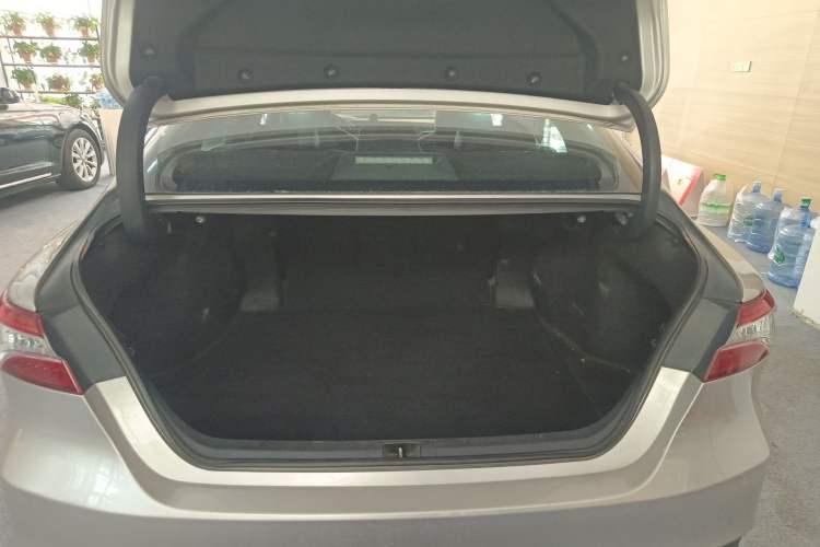 Used Toyota Camry 2018 2.5G Luxury Edition Trunk