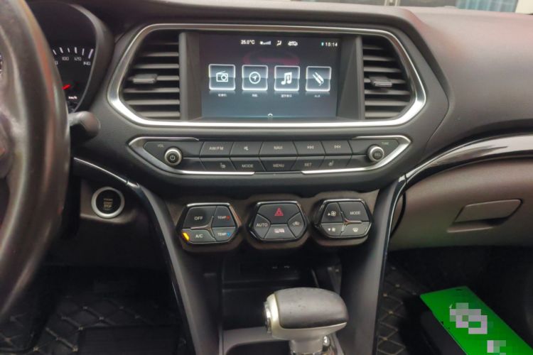 Used GAC Trumpchi GS4 2017 235T Automatic Two-Wheel Drive Luxury Smart Connectivity Version Audio And AC Panel