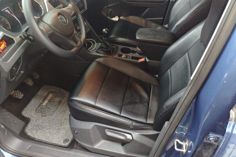 Used Volkswagen Touran 2016 Volkswagen Touran L 280TSI Manual Trend Edition Left Front Seat