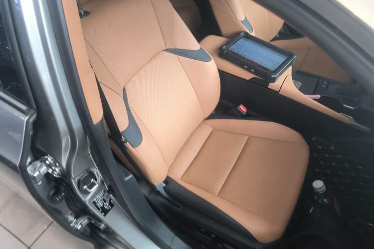 Used Lexus ES 2022 200 Excellence Edition