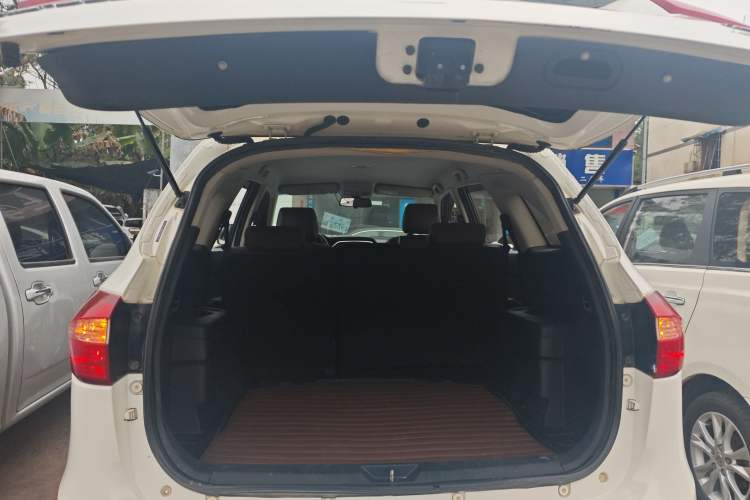 Used JMC Yusheng S350 2016 2.0T Automatic Two-Wheel Drive Gasoline Luxury Edition 5 Seats Trunk