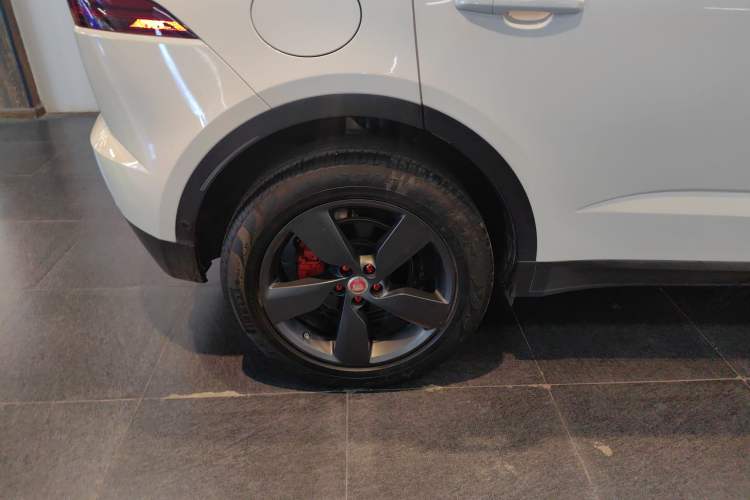 Used Jaguar E-PACE 2018 P250 SE China VI Right Rear Wheel Hub