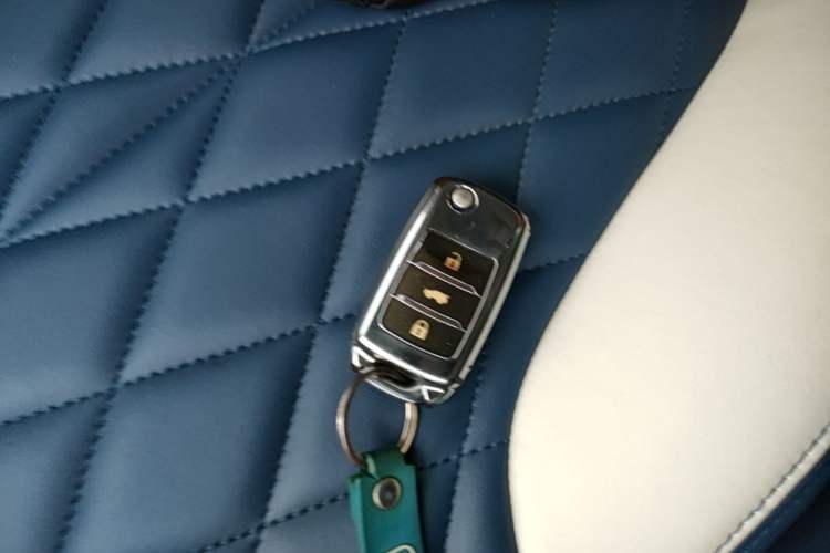Used CHANGAN Benni E-Star 2022 Qingxin Edition Colorful Model Lithium Iron Phosphate
