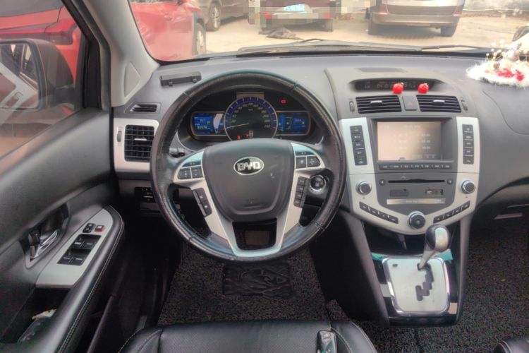 Used BYD S6 2013 Platinum Edition 2.4L Automatic Luxury Model Steering Wheel