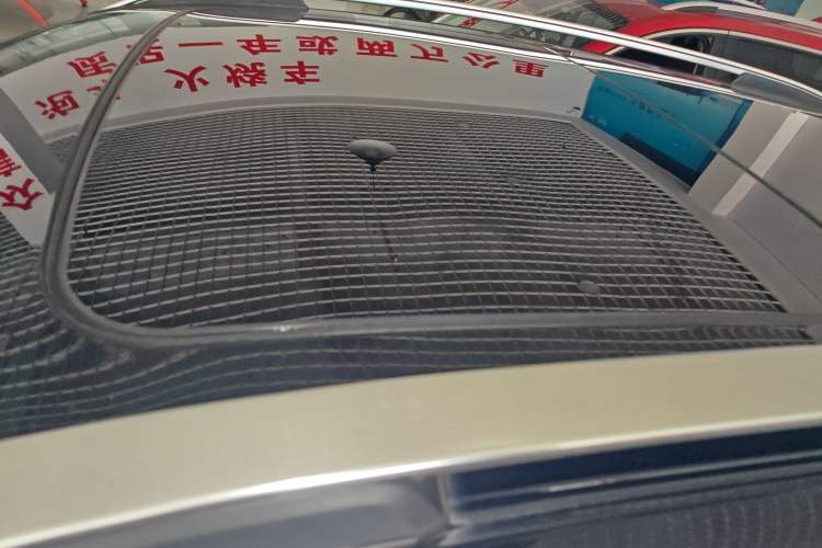 Used Lynk & Co 01 2017 2.0T Two-Wheel Drive Pro Edition Roof