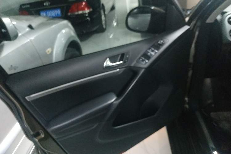 Used Volkswagen Tiguan L 2015 1.8TSI Automatic Two-Wheel Drive Luxury Model