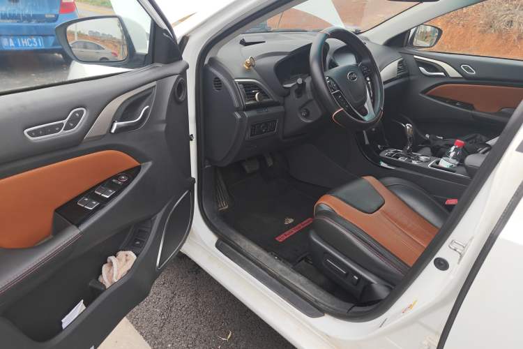 Used BYD Qin New Energy 2015 1.5T Dual-Crown Flagship Plus Edition
