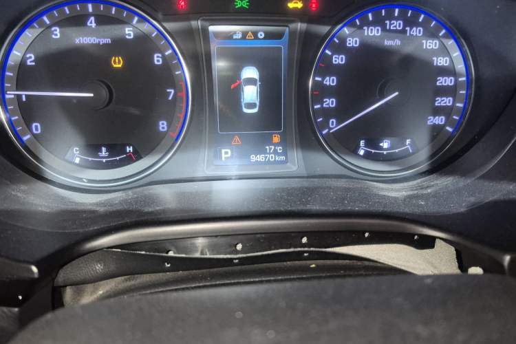 Used Hyundai Mistra 2014 1.8L Automatic Deluxe DLX Model Odometer Close Up