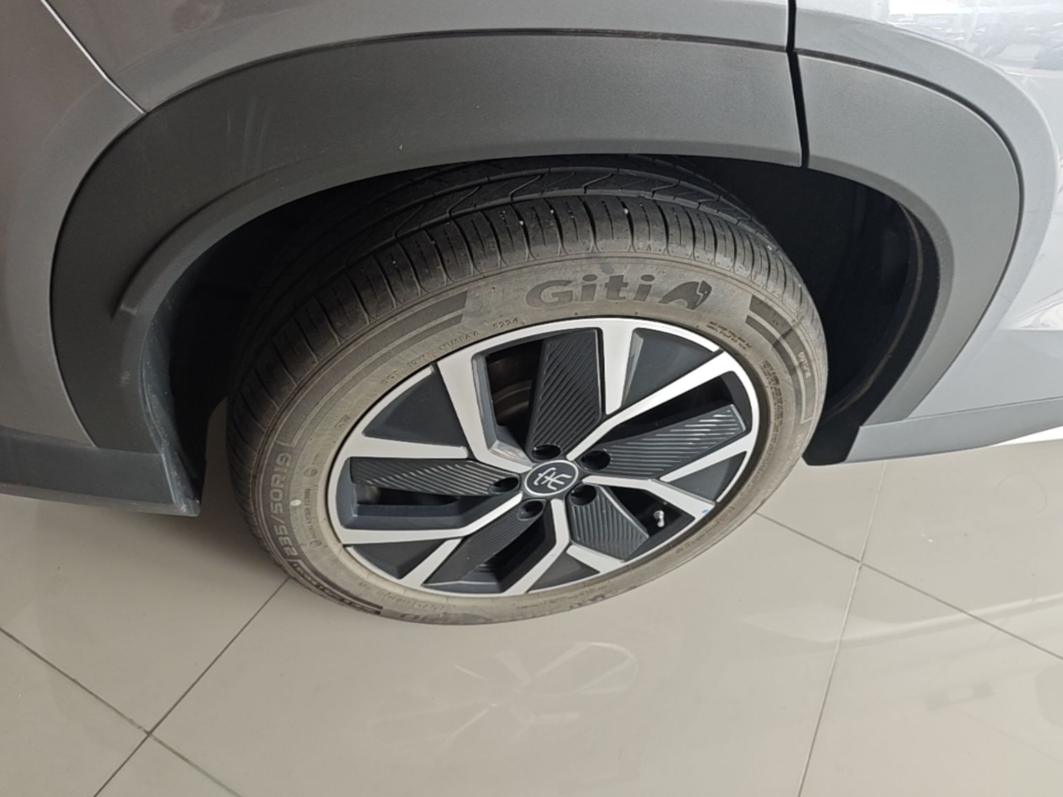 BYD Song L DM-i 2025 Intelligent Driving Version 160 km Beyond-Range Type — снимка 11