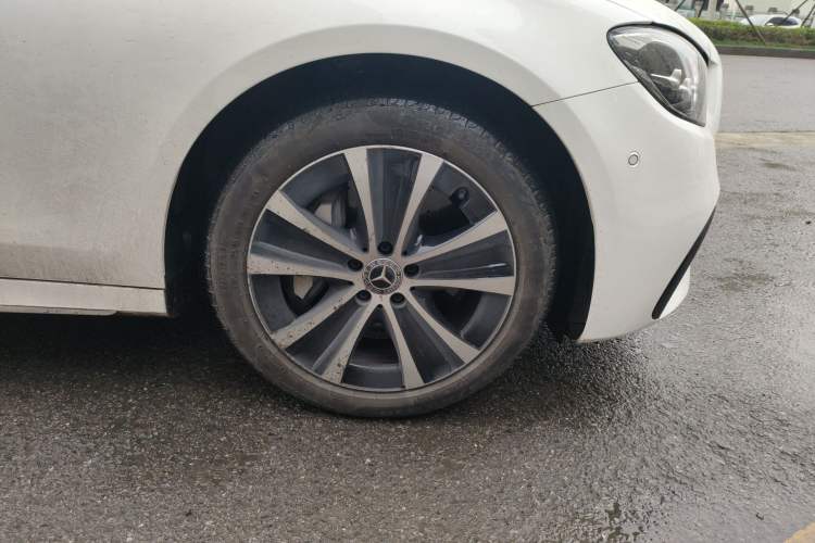 Used Mercedes-Benz E-Class New Energy 2022 Restyled E 350 e L Plug-in Hybrid Sports Sedan
