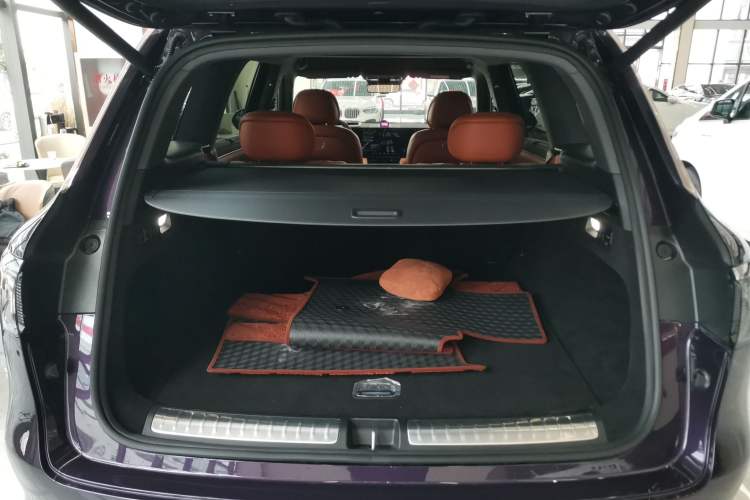 Used Hima AITO M8 2025 Model Pure Electric Max+ Five-Seat Long-Range Version Trunk