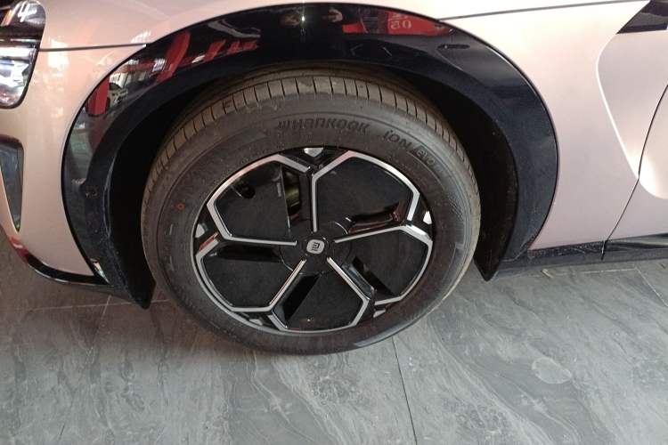 Used Xiaomi Auto YU7 2025 Ultra-Long Range All-Wheel Drive Pro Version