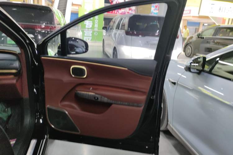 Used Hyptec HL 2025 700 Ultra Six-Seater All-Wheel-Drive LiDAR Version
