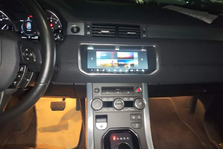 Used Land Rover Range Evoque 2018 240 PS SE Smart Brilliance Edition
