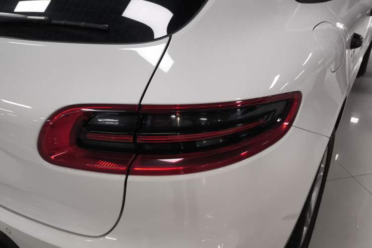 Used Porsche Macan 2017 Macan 2.0T Right Rear Taillight