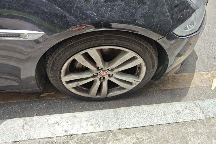 Used Jaguar XJ 2013 XJL 3.0 SC Panoramic Business Edition
