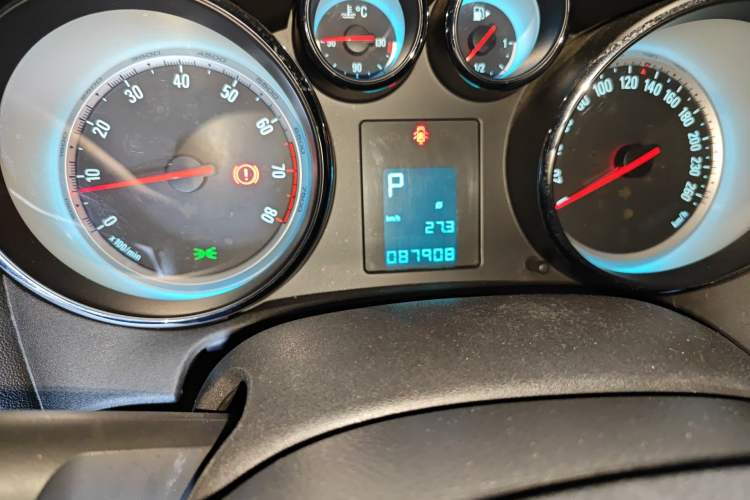 Used Buick GT 2013 XT 1.6L Automatic Fashion Edition Odometer Close Up