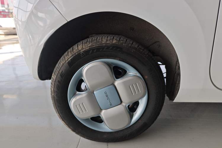 Used Geely Galaxy Panda 2024 Panda Mini 200km Endurance Bear
