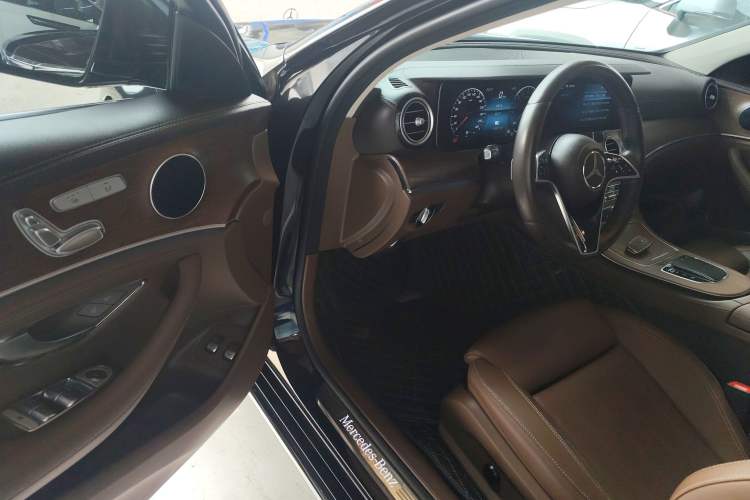 Used Mercedes-Benz E-Class New Energy 2022 Second Facelift E 350 e L Plug-in Hybrid Sedan Driver Seat