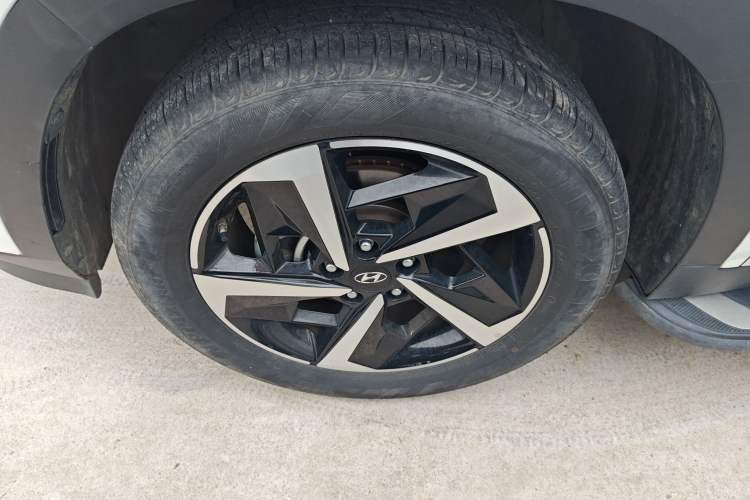 Used Hyundai ix35 2021 2.0L Automatic 2WD GLS Leading Edition Left Front Wheel Hub