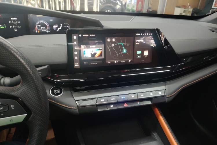 Used CHANGAN UNI-V iDD 2023 ZhiDian iDD 1.5T 113km Smart & Fun Version Audio And AC Panel