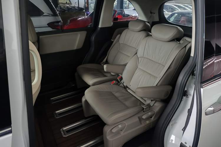 Used Honda Odyssey 2015 Revised 2.4L Luxury Edition