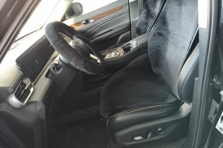 Used Ford Equator 2021 EcoBoost 225 Premier 6-Seater Left Front Seat