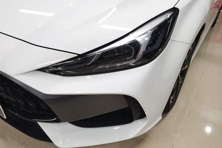 Used MG 5 2022 180 DVVT CVT Youth Luxury Edition
