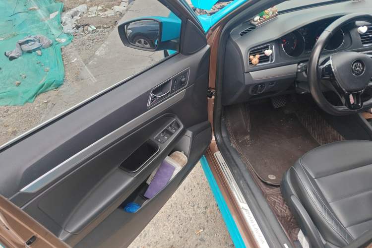 Used Volkswagen Gran Lavida 2015 1.6L Automatic Comfort Edition Driver Seat