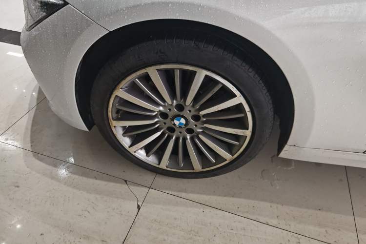 Used BMW 3 Series 2019 320Li Fashion Model Left Front Wheel Hub