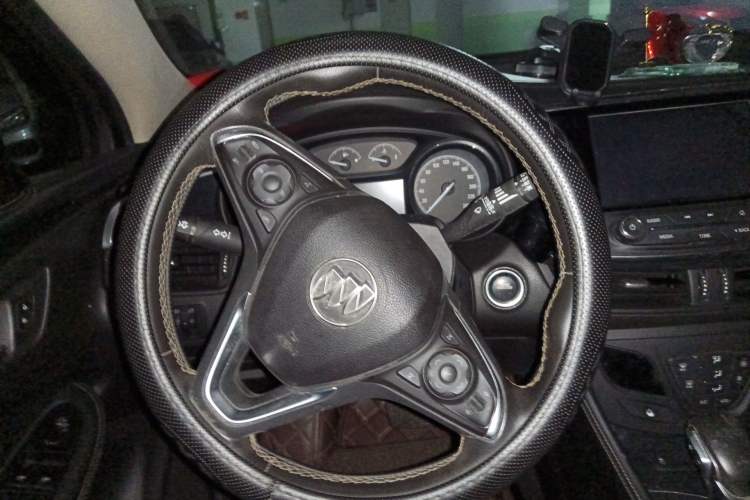 Used Buick Envision 2015 20T Two-Wheel-Drive Elite Model Steering Wheel