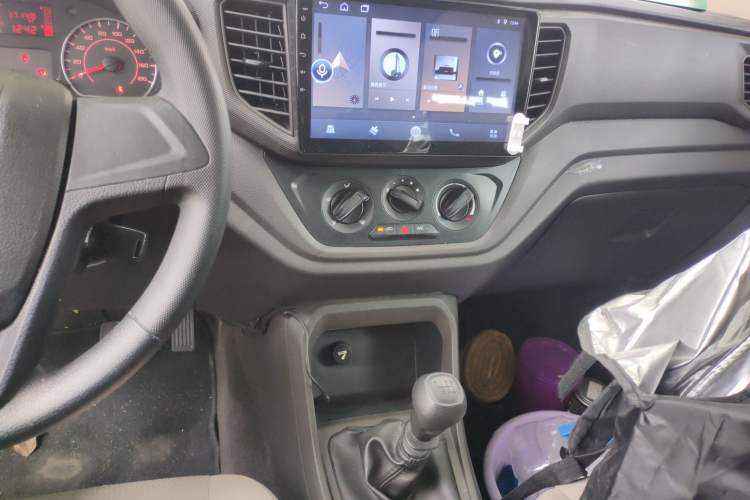 Used Wuling Hongguang V 2022 1.5L Jingqu Version Hydraulic Power Steering LAR