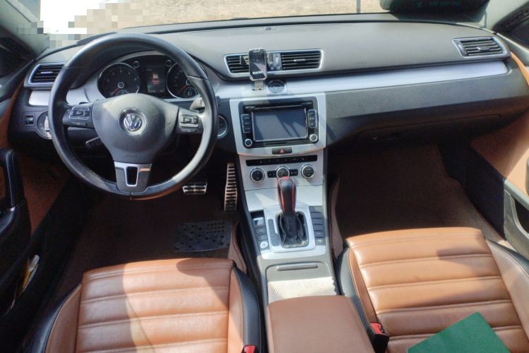 Used Volkswagen FAW-Volkswagen CC 2015 2.0 TSI Luxury Model Center Console