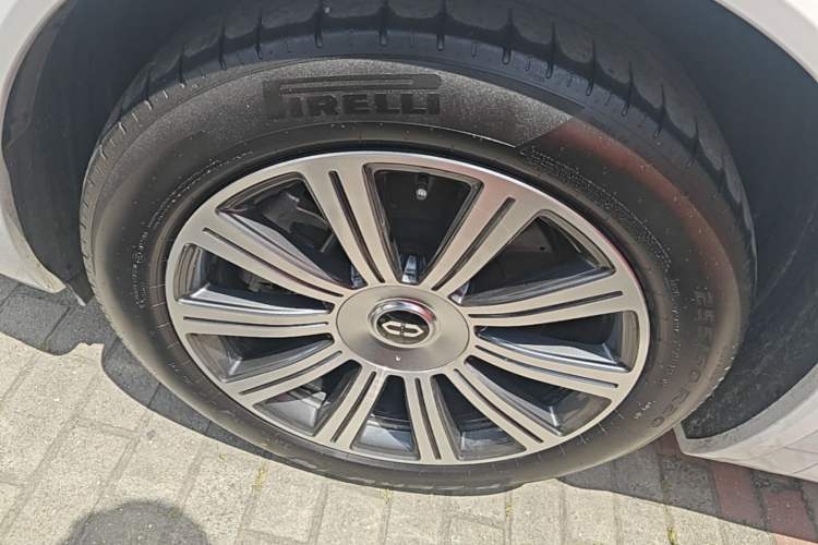 Used Hima AITO M8 2025 Extended-Range Max+ Version 53.4 kWh 6-Seater Edition
