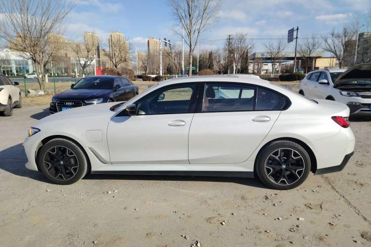 Used BMW i3 2025 eDrive 40 L Midnight Edition
