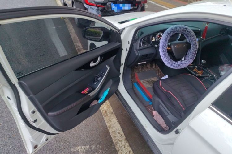 Used Venucia D60 2021 1.6L Entry Manual Comfort Edition Driver Seat