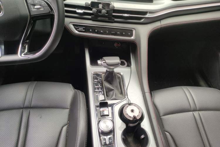 Used CHANGAN CS75 PLUS 2022 Classic Edition 1.5T Automatic Pioneer Model Gear Lever