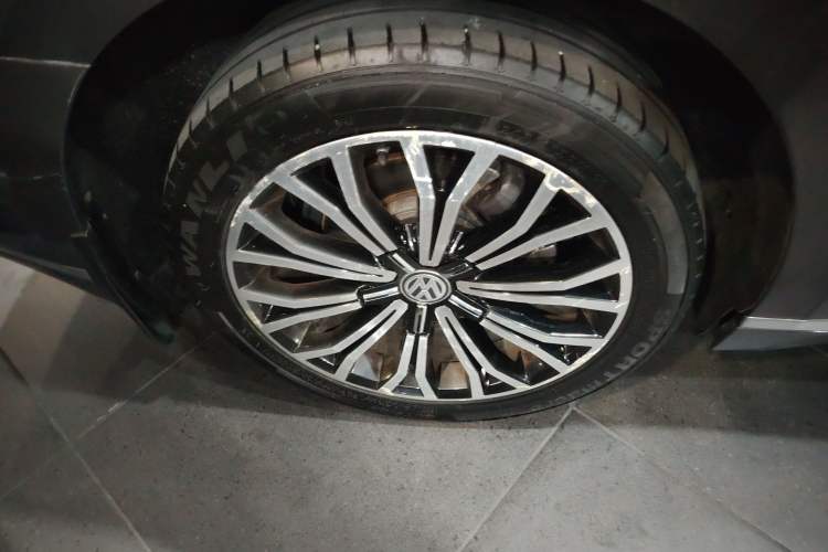 Used Volkswagen Phideon 2019 380TSI Two-Wheel Drive Business Edition China VI Standard